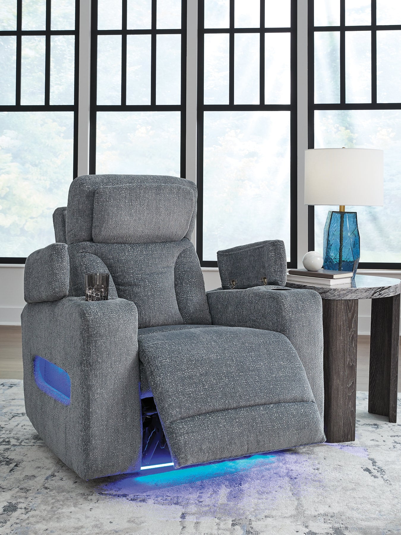 Studio Cave PWR Recliner/ADJ Headrest